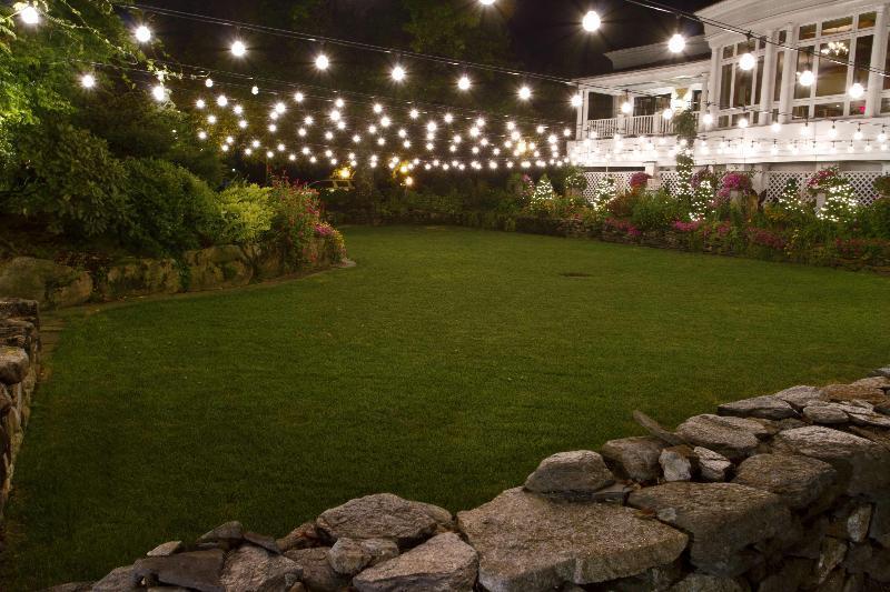 Bedford Village Inn Екстер'єр фото