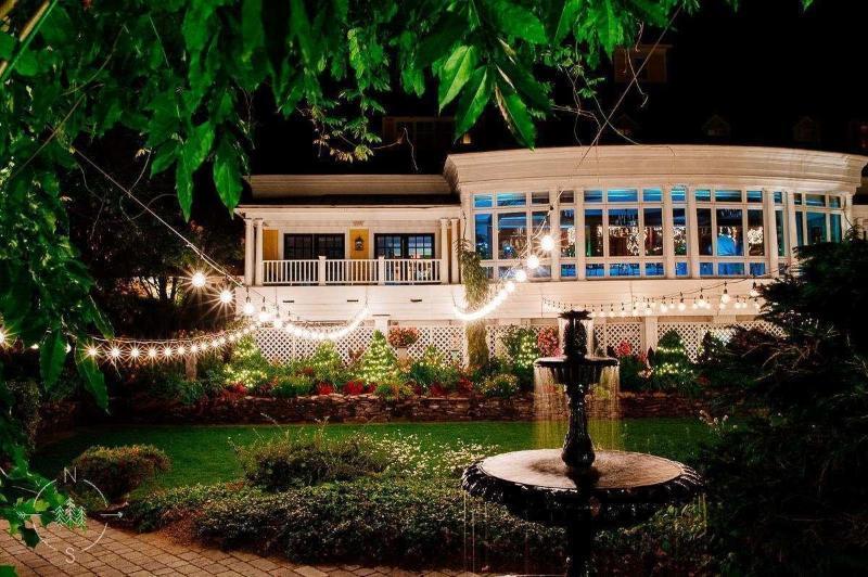 Bedford Village Inn Екстер'єр фото